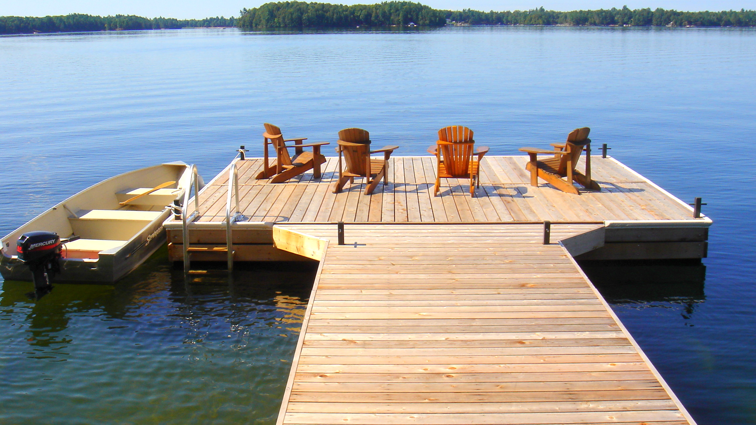 What are the Advantages of a Floating Dock? - Lakefront Living  International, LLC